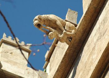 Un paseo por las gárgolas de Valencia, guía para descubrir las más bellas y curiosas