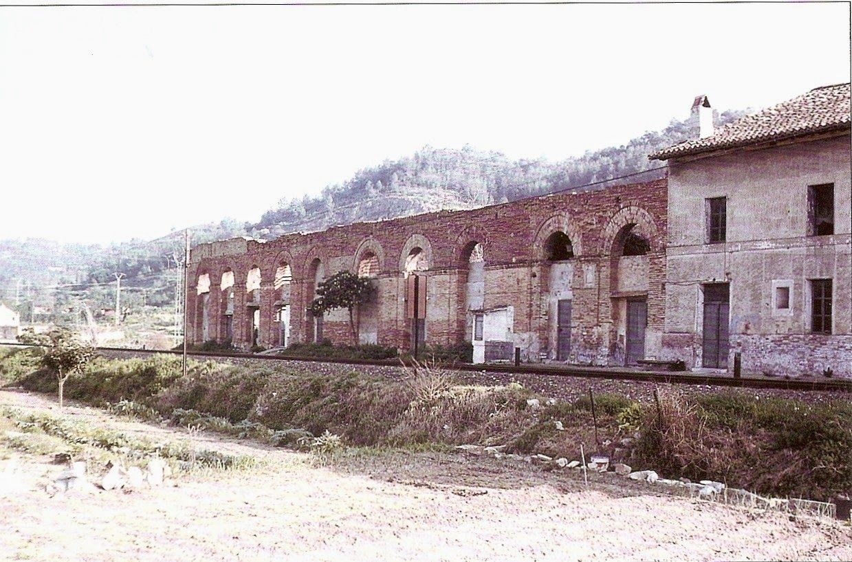 1987. Restos de la estación de Xativa de la linea a Alcoi. Fuente: http://juanansoler.blogspot.com.es/