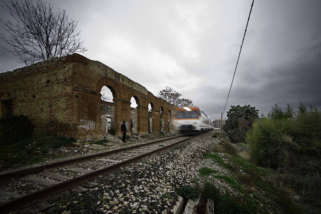 Preciosa fotografía de Pedro Ángel, de su página pedroangel.com (Situación actual de la Antigua Estación de tren, Xàtiva).
