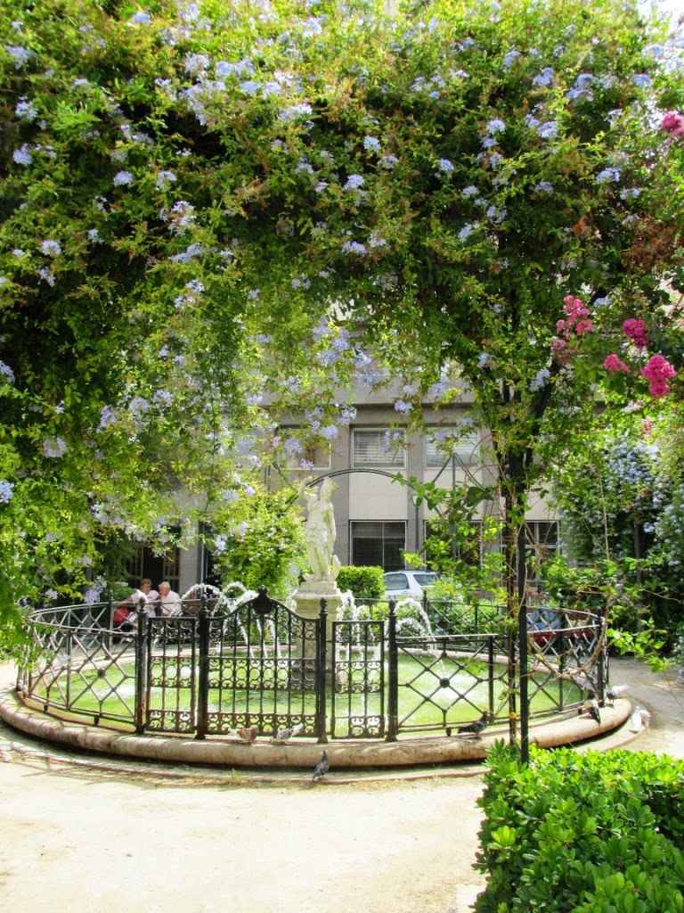 Fuente: http://como-disfrutar-tu-jubilacion.blogspot.com.es/2014/11/los-jardines-de-parcent.html