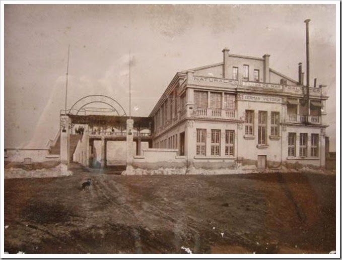1918 balneario termas victoria. Fuente: valenciablancoynegro.blogspot.com