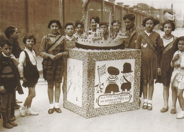 Falla infantil de 1933. En la falla aparece dibujado Colilla y su pato banderilla, que eran dos personajes que el dibujante Muro trataba para los chicos en el periódico el mercantil valenciano. Foto de Paco Dolz (Pinterest).