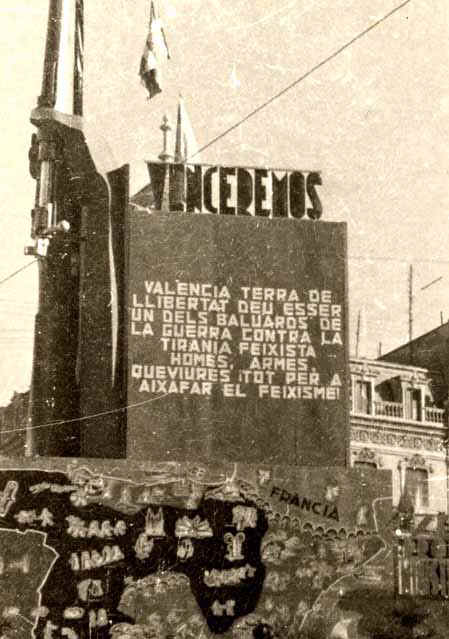 Falla Plaza Emilio Castelar año 1937. Fuente: nodo50.org - J.M. Azkárraga