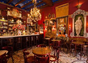 El Café de las Horas, un lugar mágico y original en Valencia capital