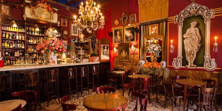 El Café de las Horas, un lugar mágico y original en Valencia capital