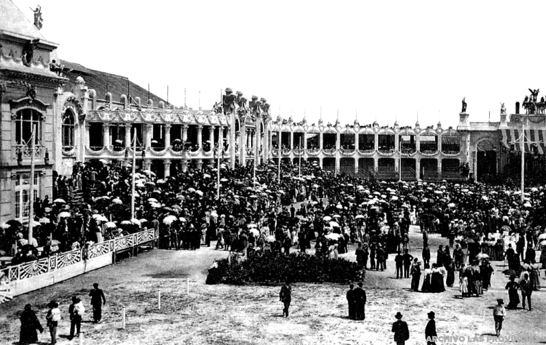 Día de la Inauguración, 22 de mayo de 1909. Fuente: Archivo digital de Las Provincias. http://valenpedia.lasprovincias.es/historia-valencia/1909/alfonso_xii_inaugura_la_exposicion
