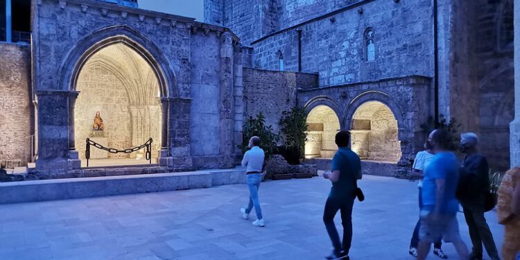 El cementerio medieval de San Juan del Hospital y la espina del circo romano, un espacio único