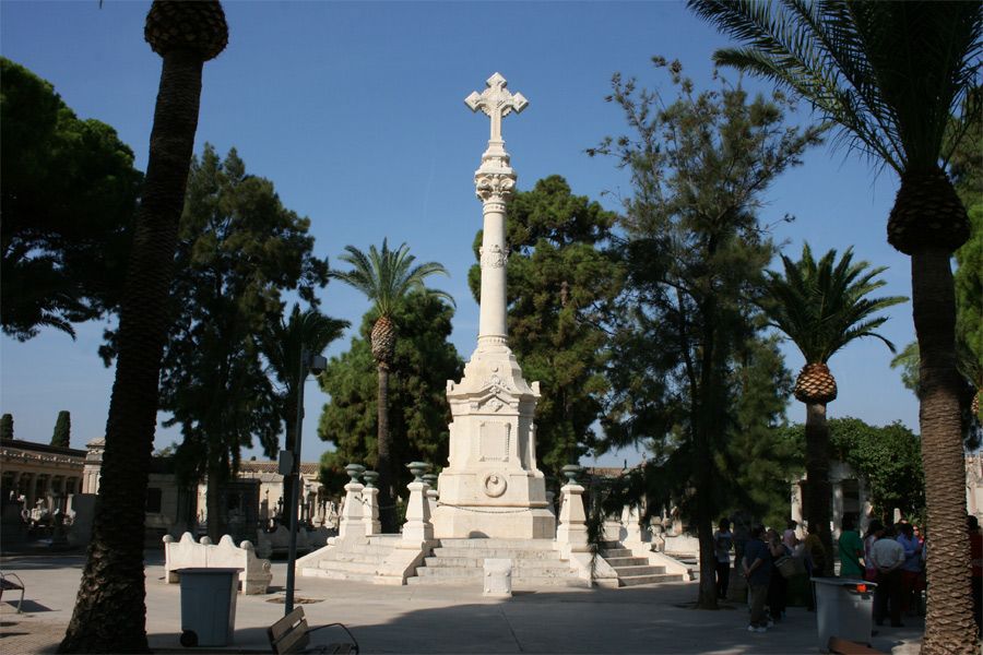 Un monumento que recuerda a las víctimas del cólera en Valencia