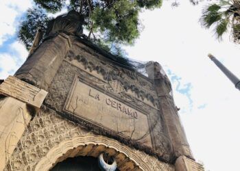 La Ceramo, una vieja fábrica de Valencia de estilo neomudéjar, en ruinas y sin proyecto alguno