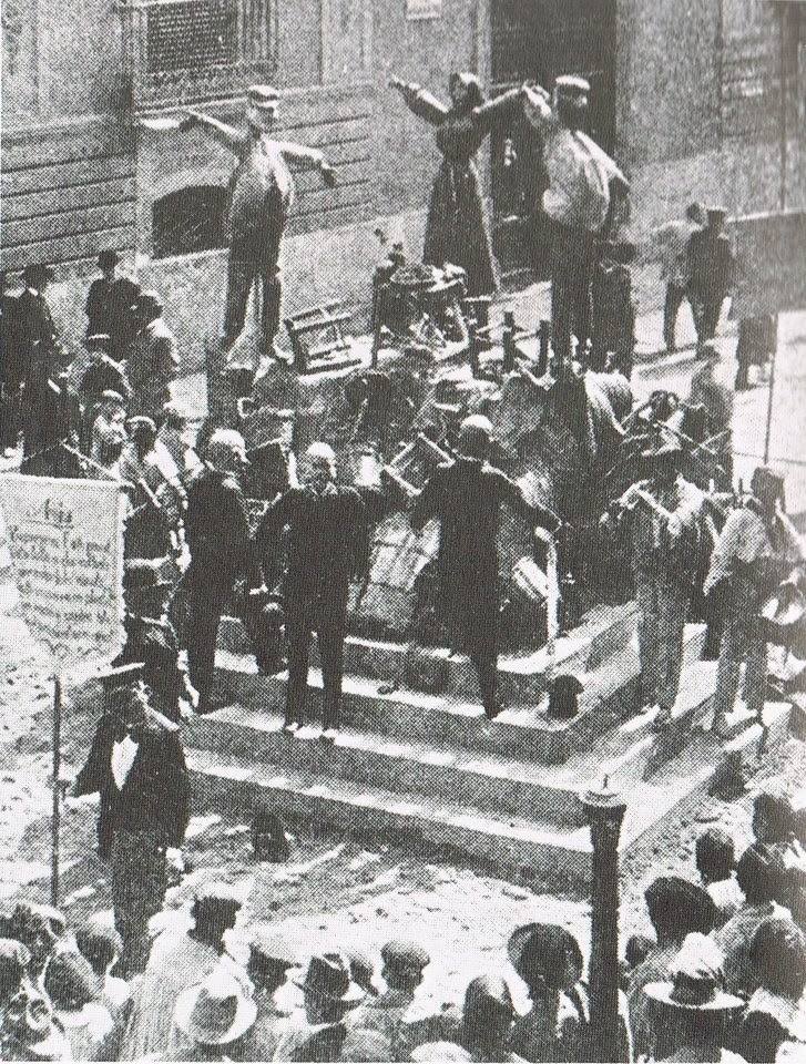Fotografía de 1903, falla plaza de Mariano Benlliure de Valencia