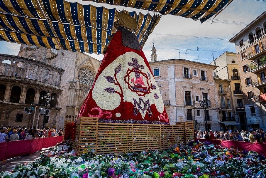 La historia y verdadero origen de la Ofrenda de Flores a la Virgen de los Desamparados