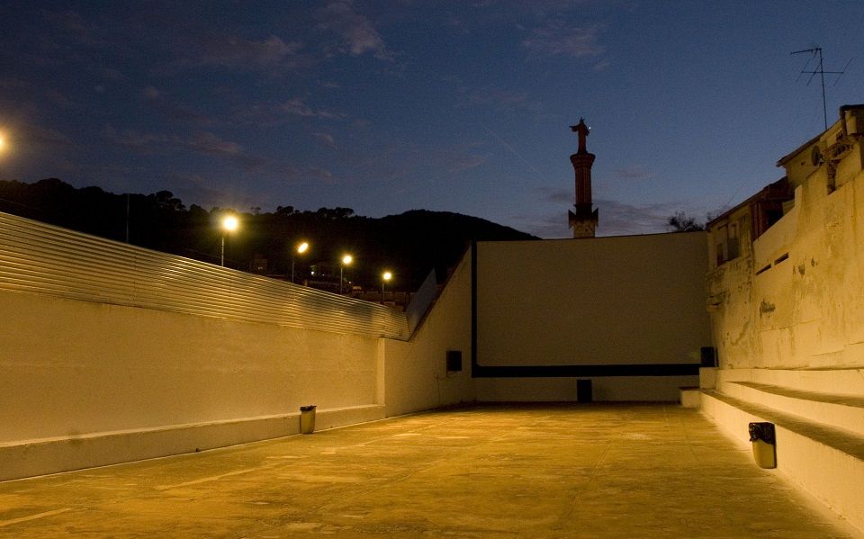 El cine de verano de Serra, la historia de uno de los cines estivales más antiguos de España