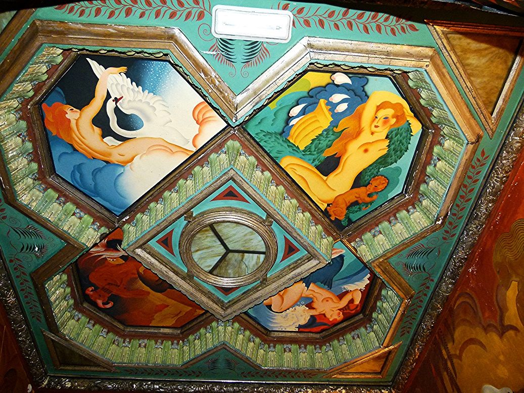 El mural interior del artista valenciano Josep Renau, un patrimonio único en Valencia