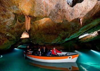 Les Coves de Sant Josep, el río subterráneo navegable más largo de Europa, reabre sus puertas