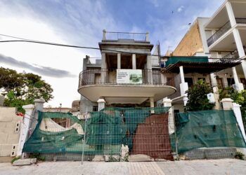 La casa de veraneo de Demetrio Ribes, el arquitecto de la Estación del Norte, sigue en ruinas