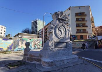 El Frontón de Lo Rat Penat, una histórica señal de tráfico del siglo XVII en Valencia