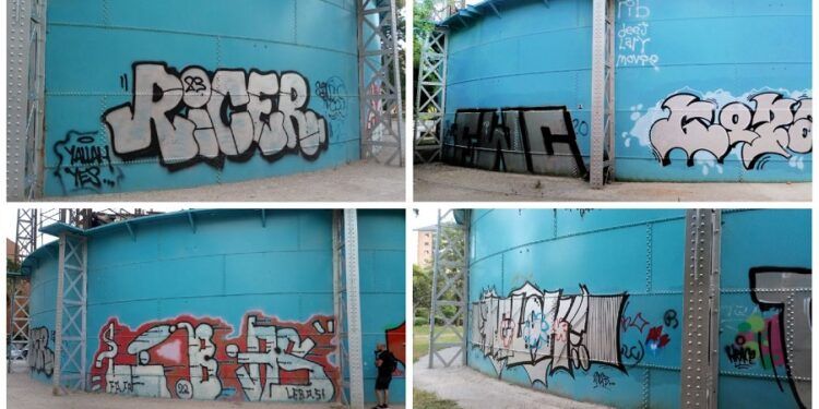 El gasómetro del jardín del Parque Gas Lebon de Valencia, símbolo industrial, lleno de pintadas