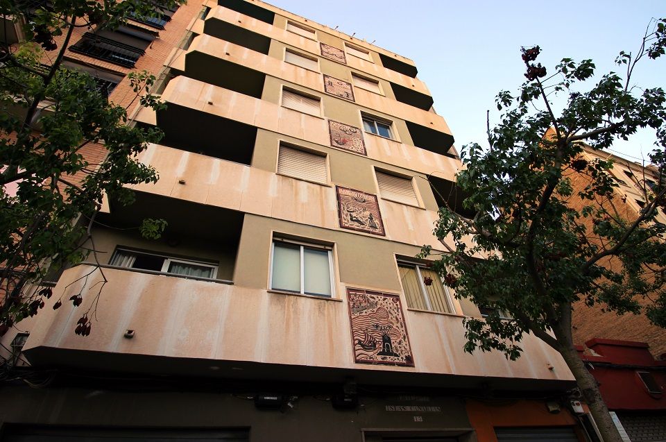 El edificio de los socarrats de Valencia, una curiosa finca en la calle de las Islas Canarias