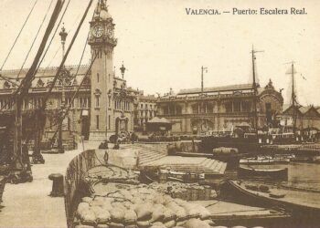 La Escalera Real del Puerto de Valencia, una olvidada joya (y moción) digna de recuperación