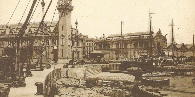 La Escalera Real del Puerto de Valencia, una olvidada joya (y moción) digna de recuperación