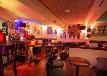 Pub Christopher Lee, el pub más antiguo de Valencia capital