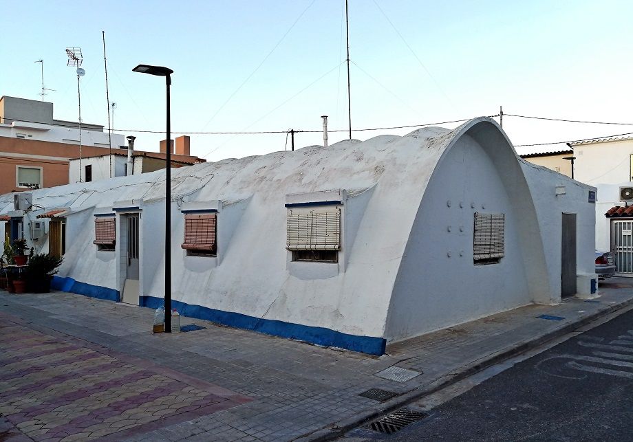 Así son las curiosas casitas del Grupo Residencial Marqués de Valterra de El Perellonet