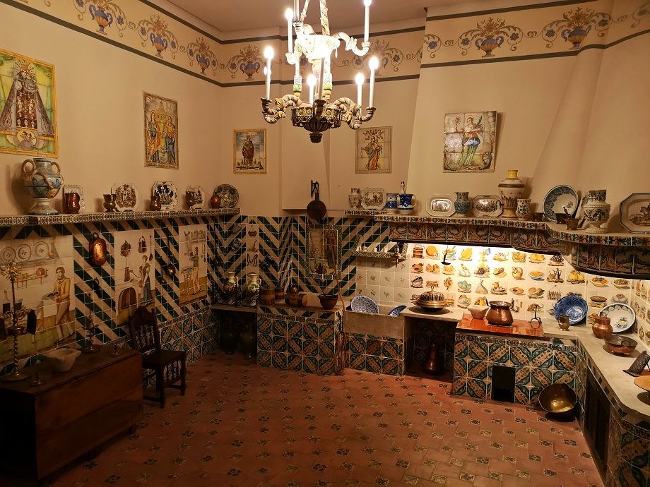 La preciosa cocina valenciana del palacio del Marqués de Dos Aguas de Valencia