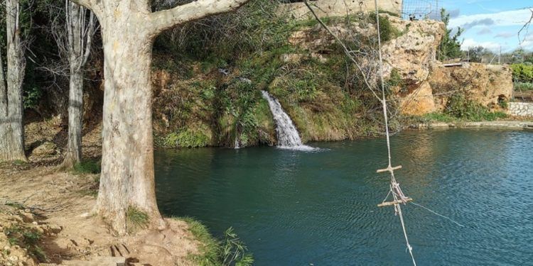El Gorgo Catalán de Anna, un lago para el baño alimentado por el nacimiento de la Fuente Negra