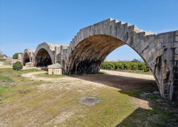 El Pont del Rei, el patrimonio más emblemático de la pequeña población de Gavarda