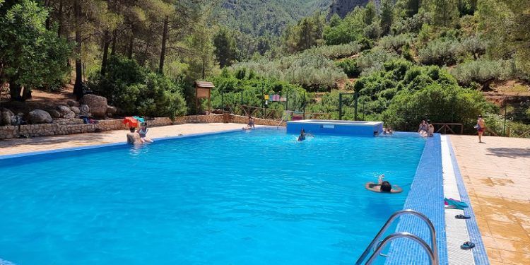 La Saraella de Vallada, una piscina de agua salada natural en el interior de la provincia de Valencia