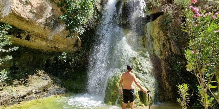 El Barranco de la Barbulla, la espectacular ruta del agua de Cortes de Pallás