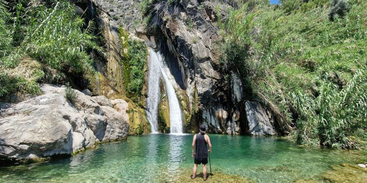 El Salt de Bolulla, la preciosa cascada del Estret de les Penyes