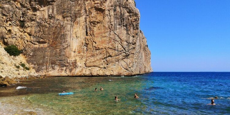 Cala El Collao o del Racó del Corb, una de las calas más bonitas de Alicante