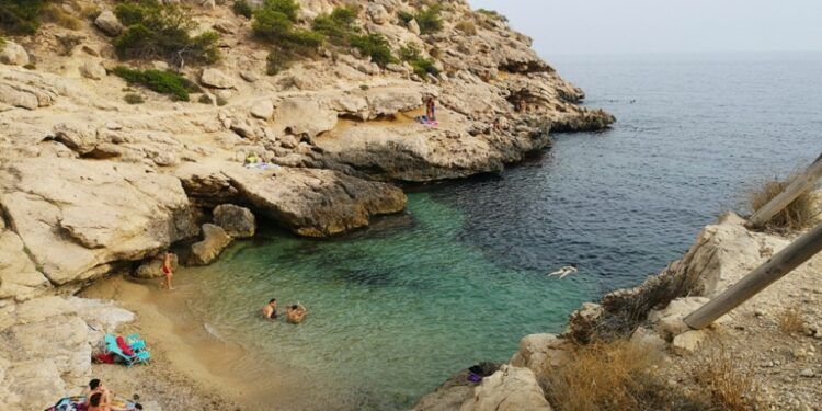 El Racó del Conill, una de las calas más bonitas de la Comunitat Valenciana