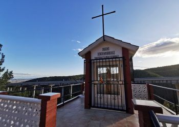 Una curiosa capilla en Buñol protege a los conductores de la autovía A-3