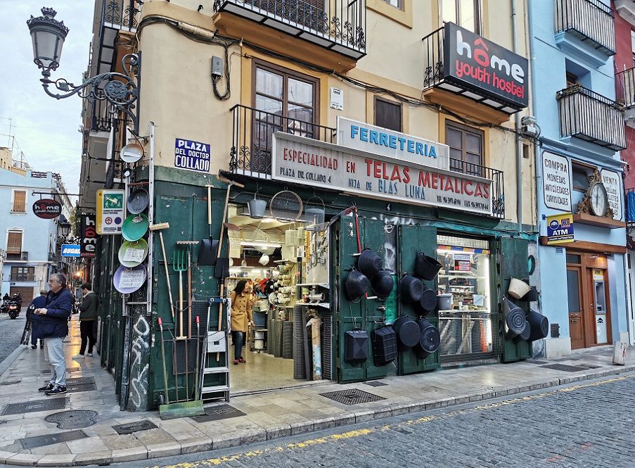 La centenaria ferretería Hija de Blas Luna, un comercio histórico de Valencia desaparecido