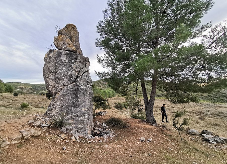 La Piedra de El Cantal, un menhir o monumento megalítico en la Comunitat Valenciana