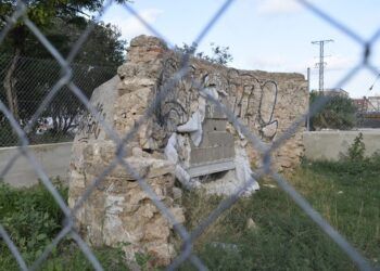 El triste abandono del horno de cal del s. XIX de la Cruz Cubierta de Valencia, único en la ciudad