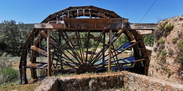 La Noria de Casas del Río, la última noria de riego que se mantiene activa en Valencia