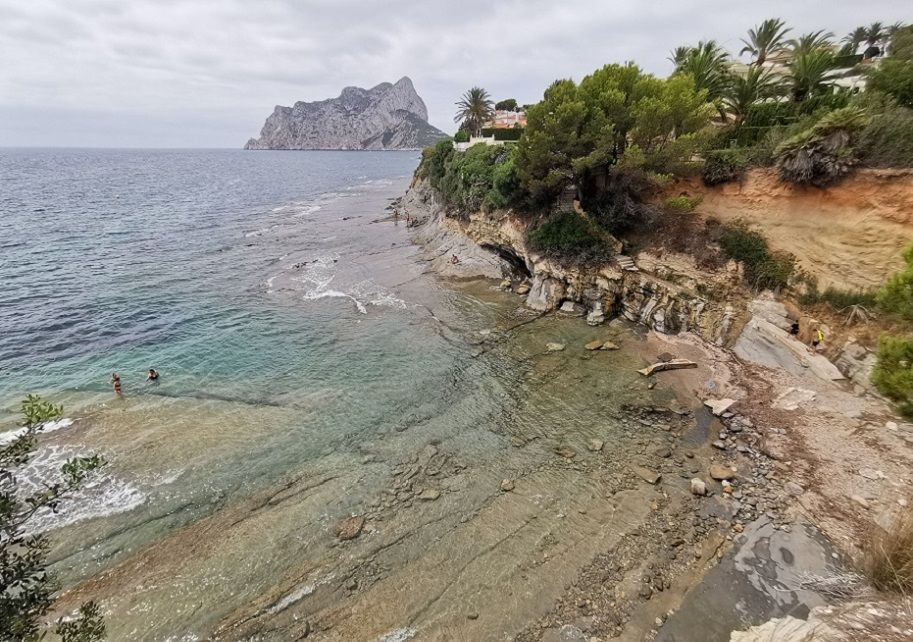 La Cala del Mallorquí, una bonita cala virgen de Calpe únicamente accesible por mar