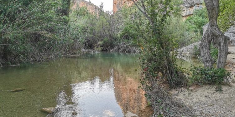 La Peña Judía de Chulilla, un rincón mágico del río Turia a su paso por la localidad
