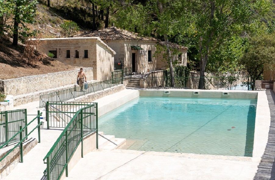 La Piscina del Preventorio, un lugar de baño en plena naturaleza con agua natural del río Uxola