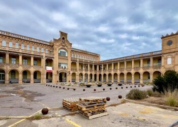 El antiguo Asilo de San Juan de Dios, el Hospital Valencia al Mar, convertido en centro de menores