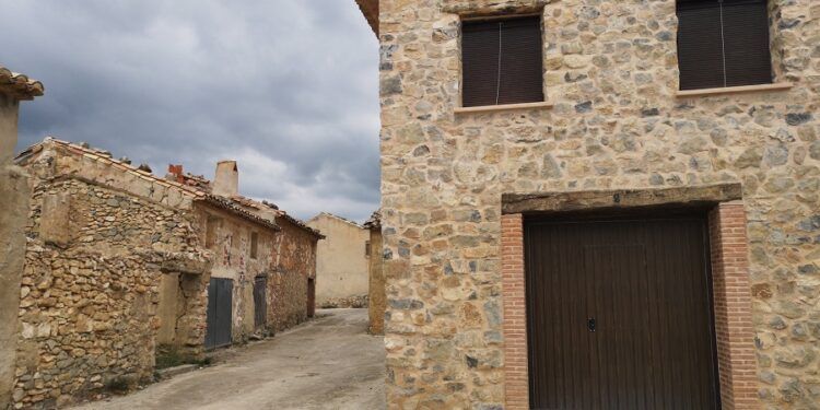 Bodegas de Pardanchinos, un asentamiento agrícola en mitad de la CV-341