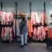 Koopera Store, tiendas de ropa de segunda mano reciclada impulsadas por Cáritas Valencia