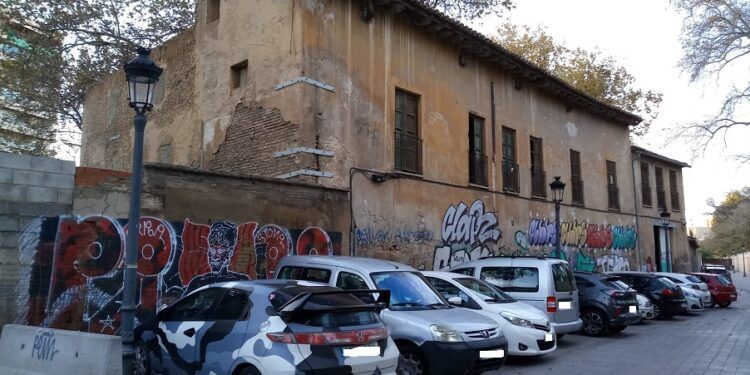 La Alquería de la calle Beato Gaspar Bono de Valencia, abandonada y en ruinas