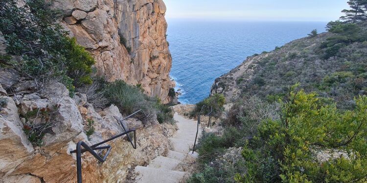 La Cova de les Cendres, un rincón mágico en Moraira