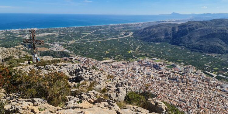 La preciosa ruta de la Muntanya de les Creus de Tavernes de la Valldigna
