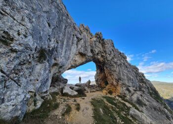 De ruta por la Penya Foradà, la Cova Obrada del Moro y la Nevera de Baix