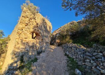 El sendero SL-CV 60, la Senda del Castell del Rebollet de la Font d´en Carròs